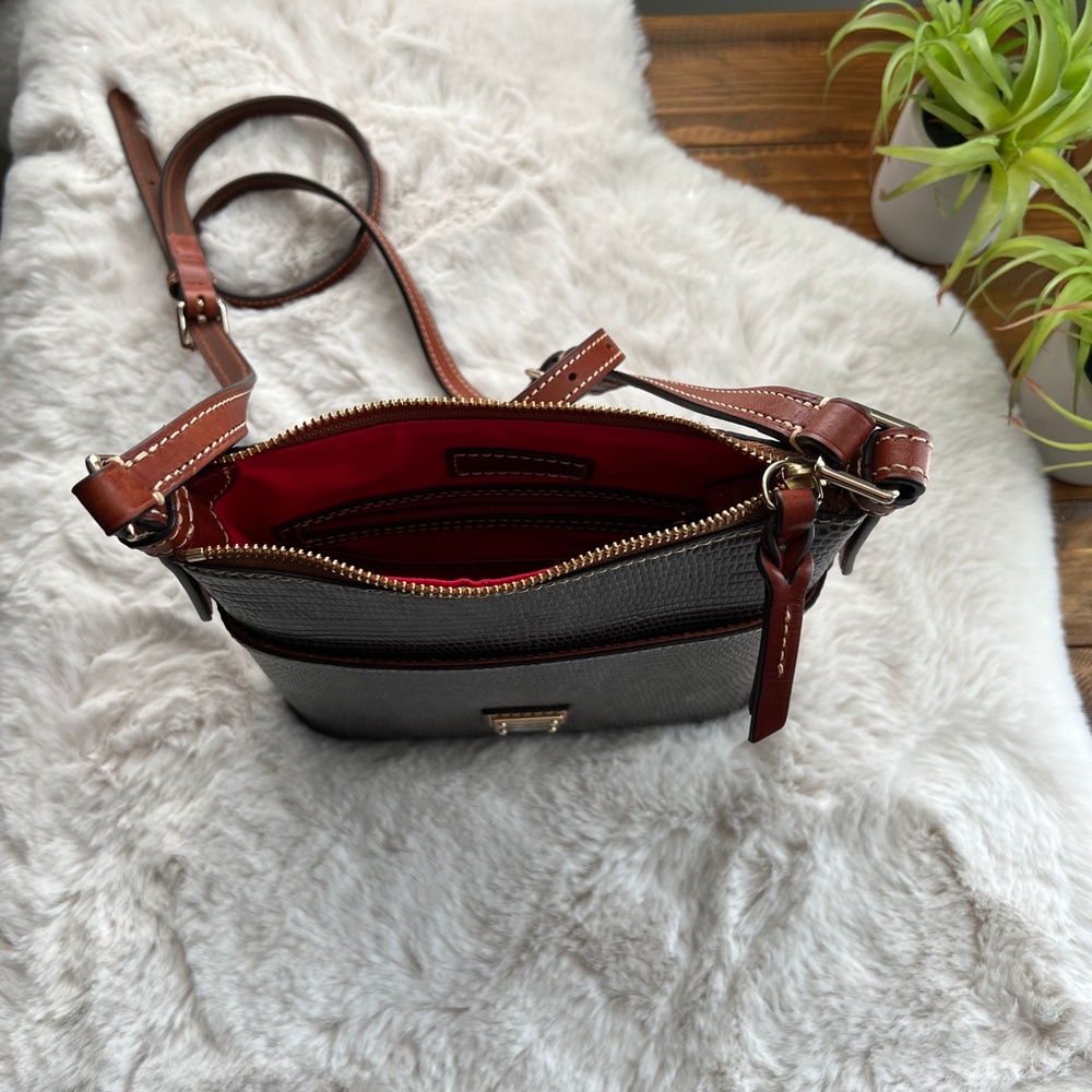 NWOT Dooney & Burke Lizard Embossed Letter Carrier Crossbody Chestnut - Picture 12 of 15